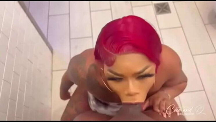 Employee Secretly Gives Blowjob to Customer in Store